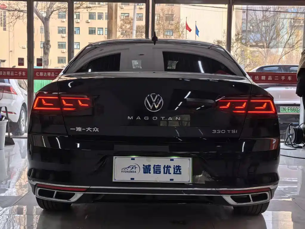 VOLKSWAGEN MAGOTAN 2022