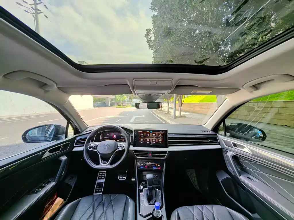 VOLKSWAGEN TIGUAN L 2023