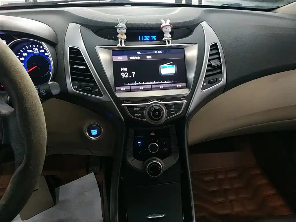 HYUNDAI ELANTRA 2016