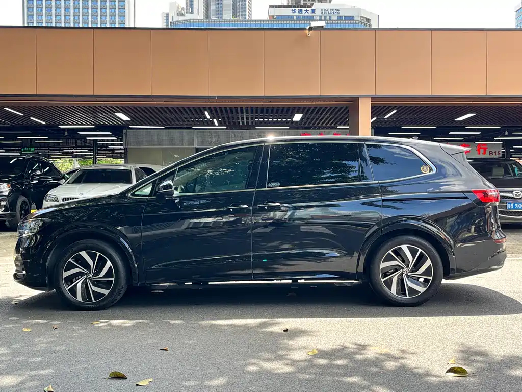 VOLKSWAGEN VILORAN 2022