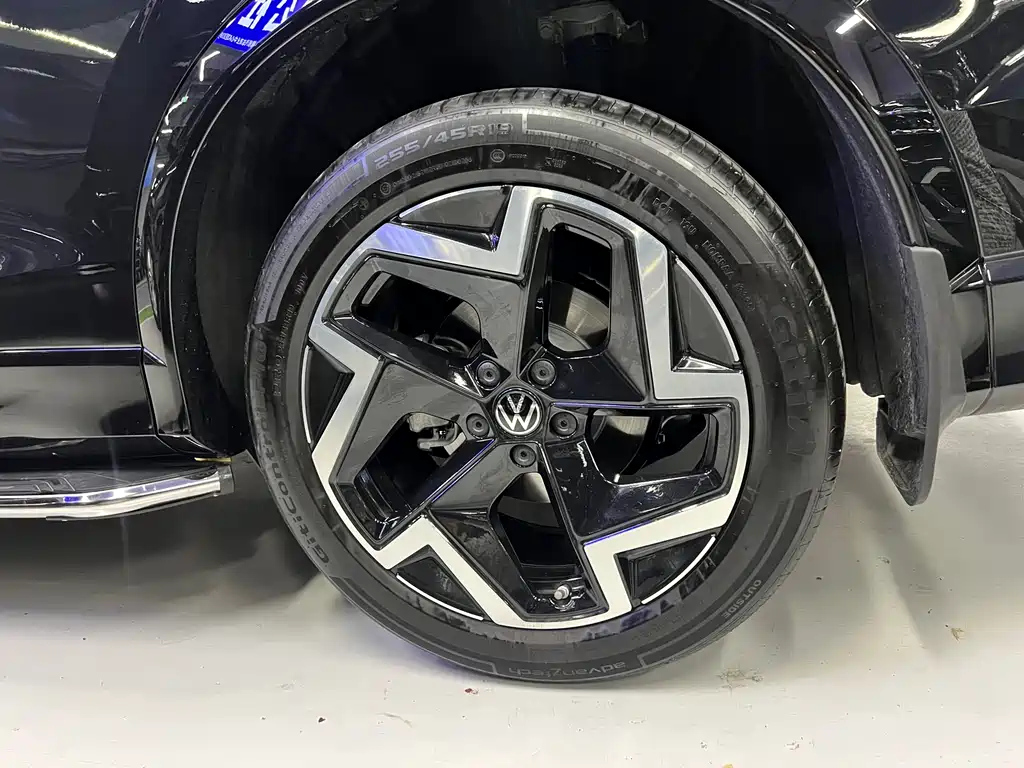 VOLKSWAGEN TIGUAN L 2025