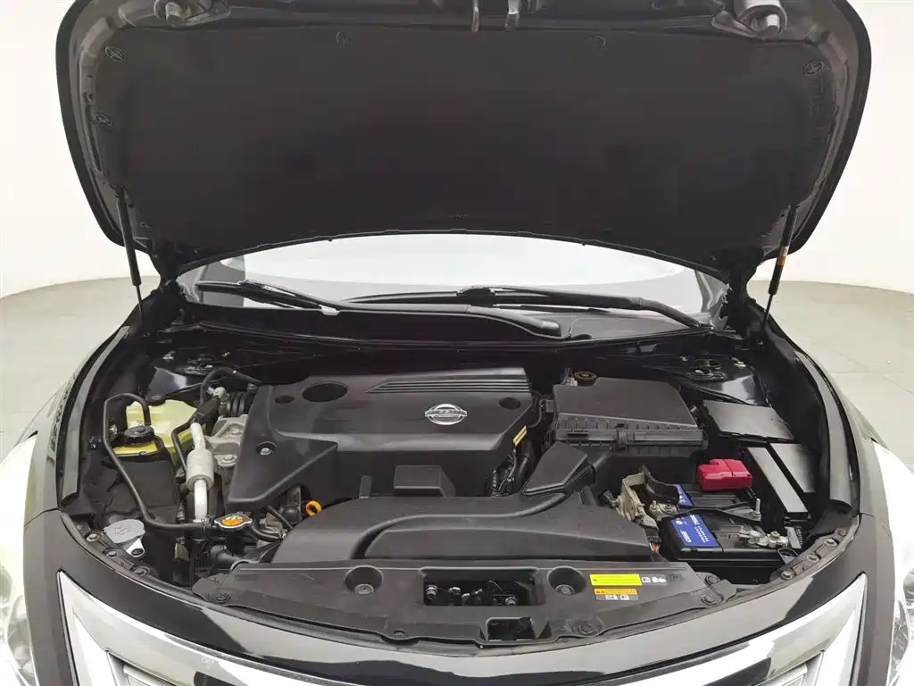 NISSAN TEANA 2015