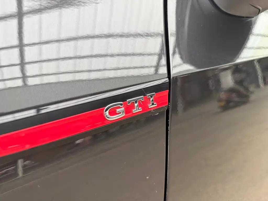 VOLKSWAGEN GOLF GTI 2021
