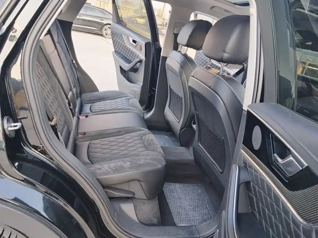 HONGQI HS5 2020