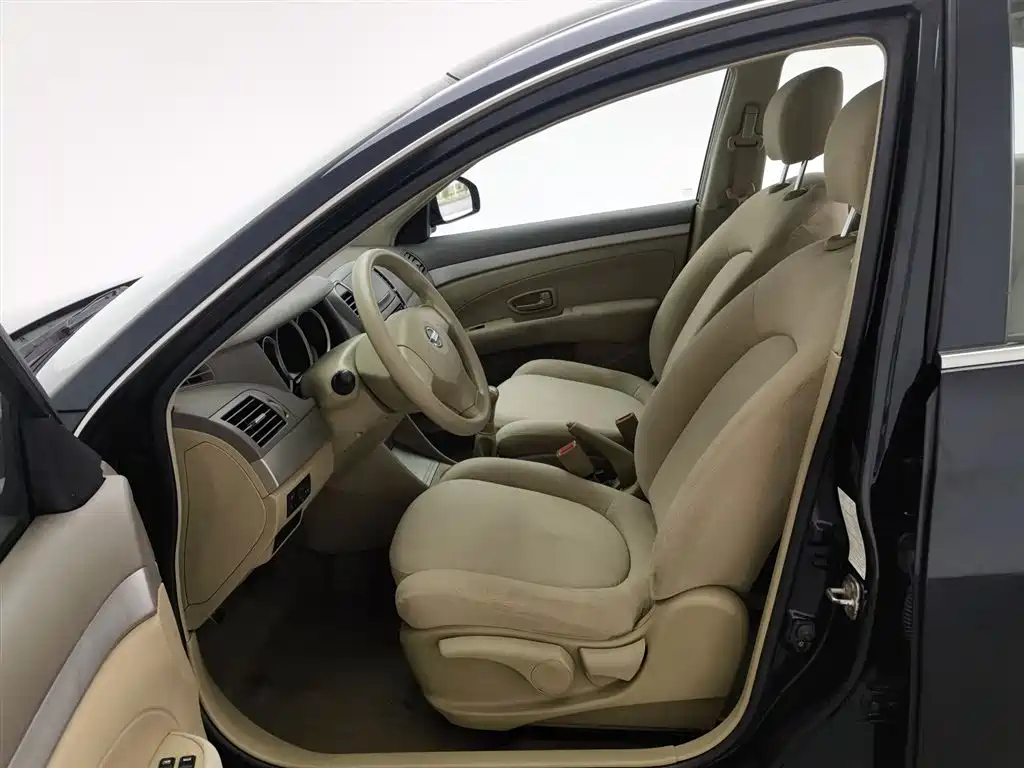 NISSAN SYLPHY 2012
