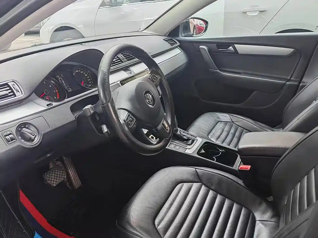VOLKSWAGEN MAGOTAN 2016