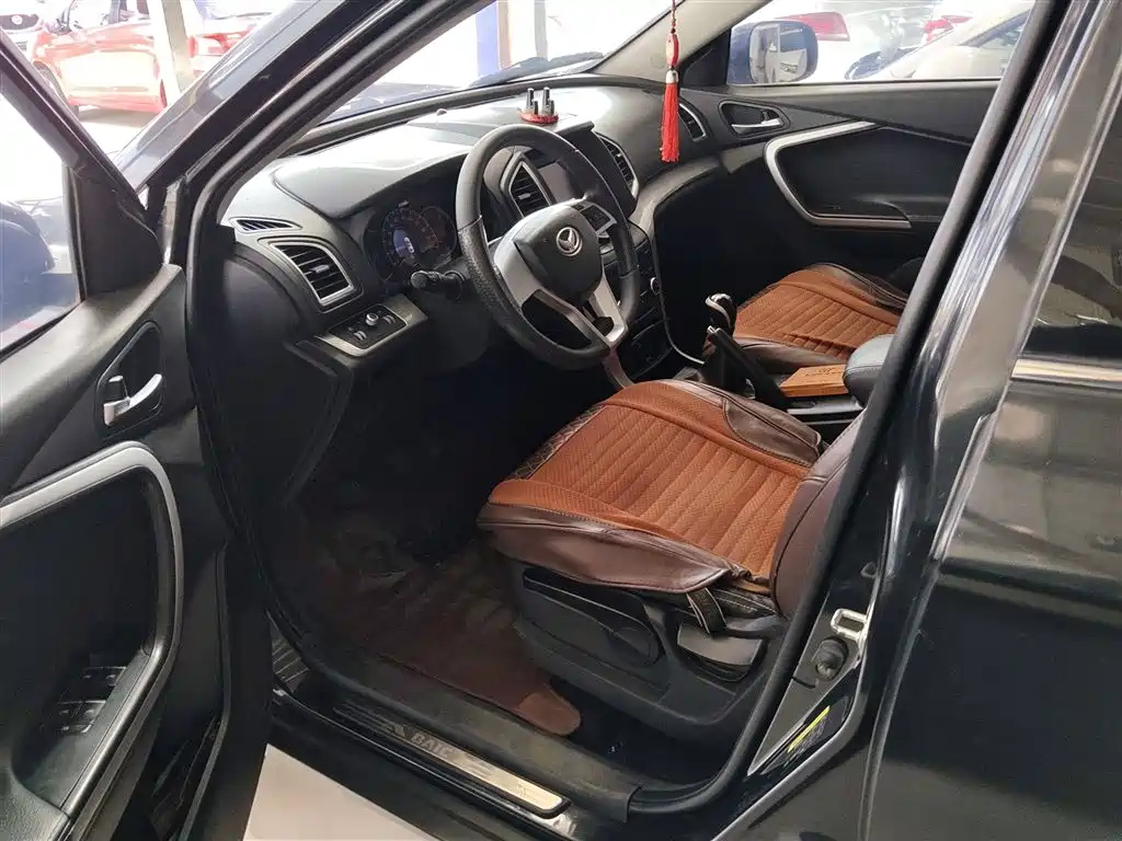 BAIC S6 2015