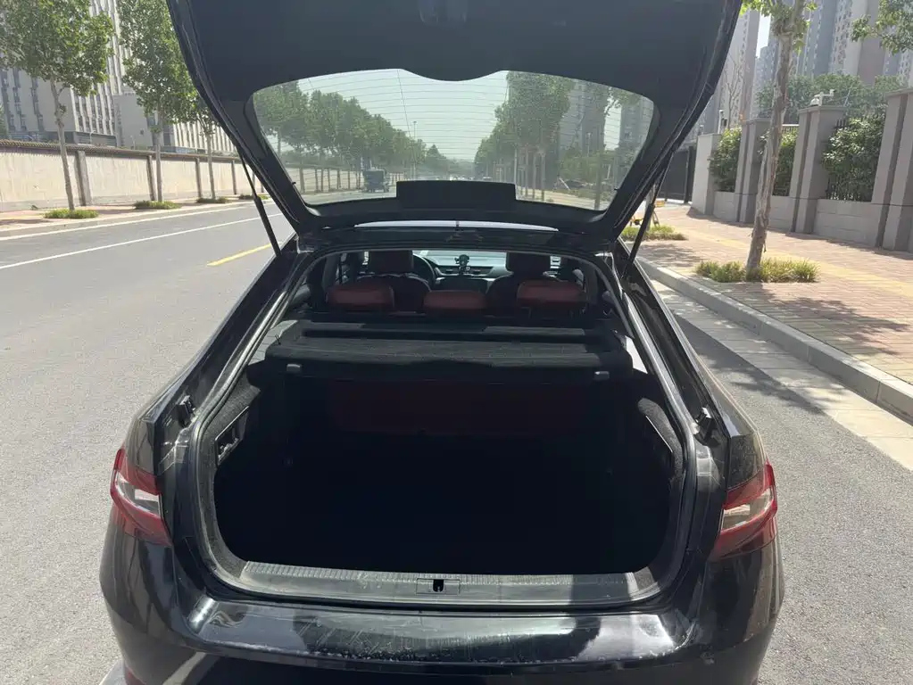 SKODA SUPERB 2018