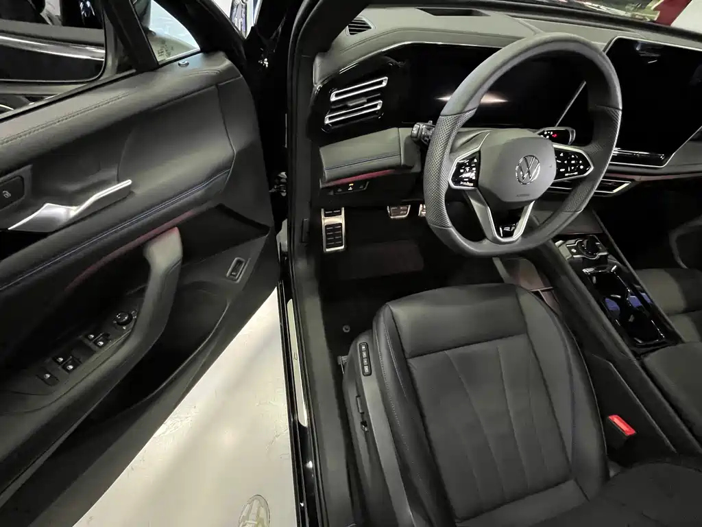 VOLKSWAGEN TIGUAN L 2025