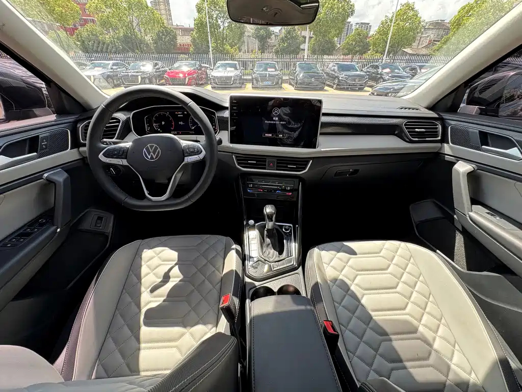 VOLKSWAGEN TAYRON 2022