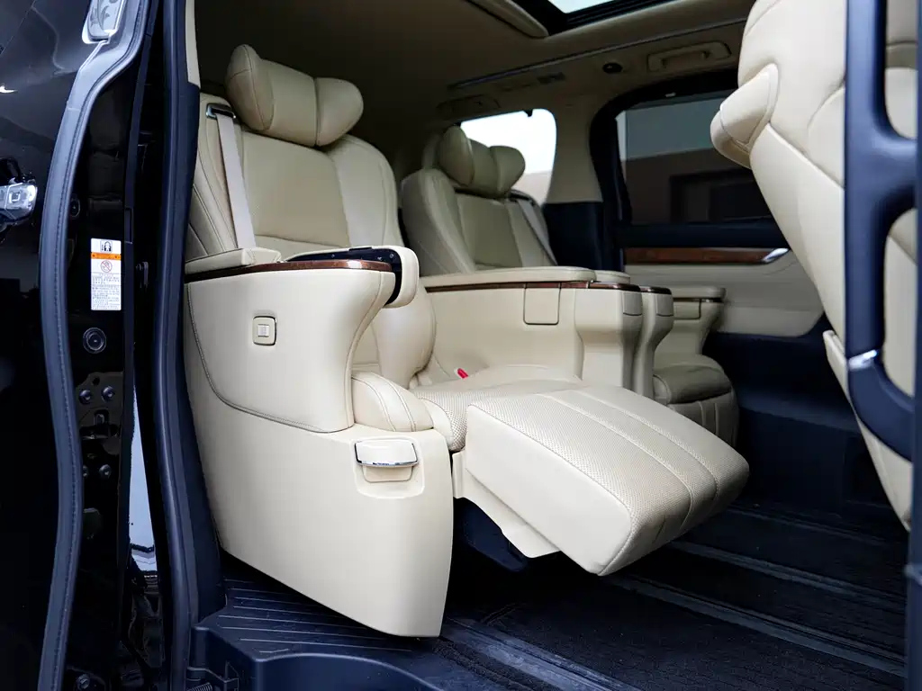 TOYOTA ALPHARD 2017