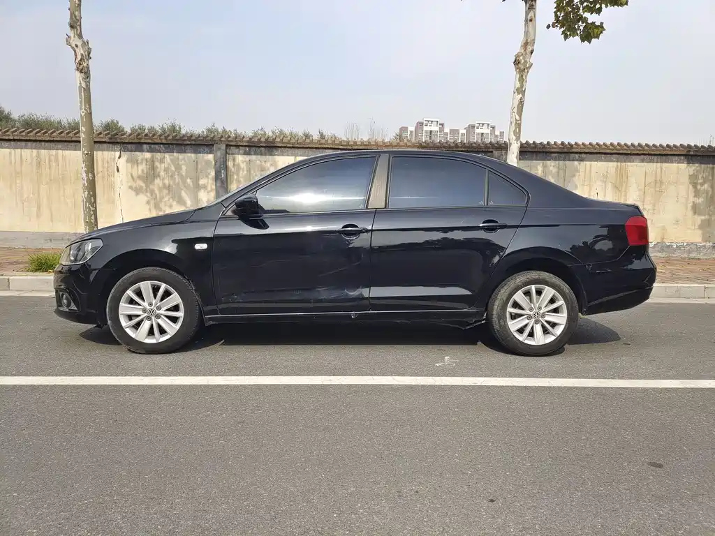 VOLKSWAGEN JETTA 2015