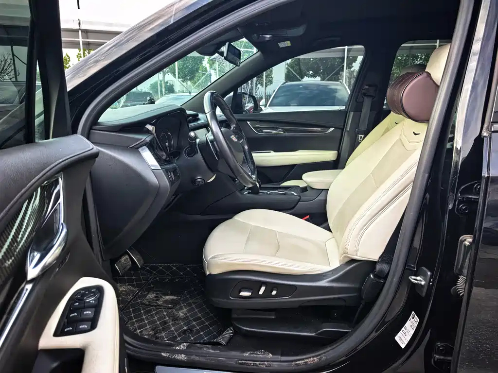 CADILLAC XT6 2021