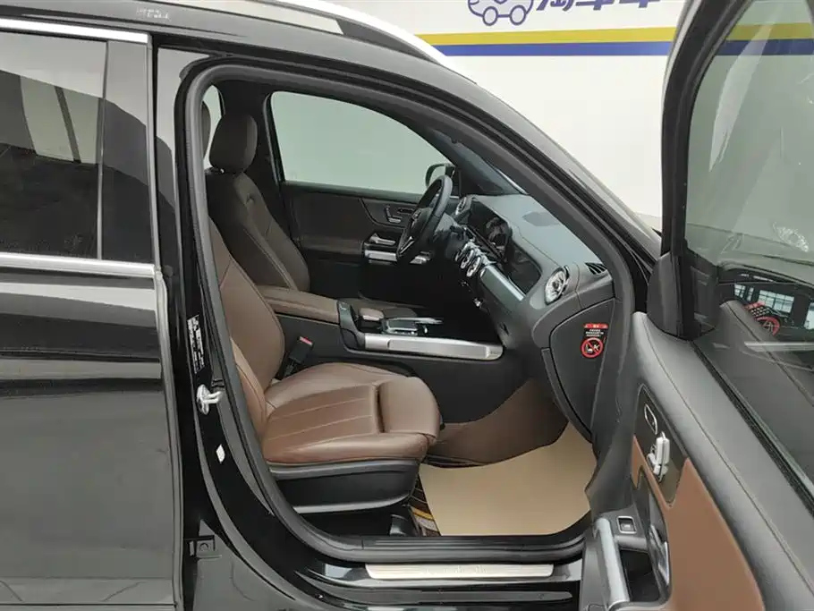 MERCEDES BENZ GLB 2023