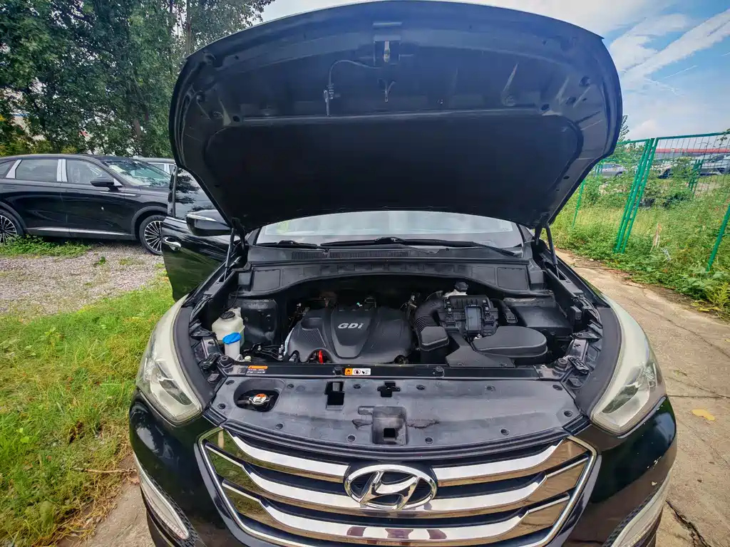 HYUNDAI SANTAFE 2013