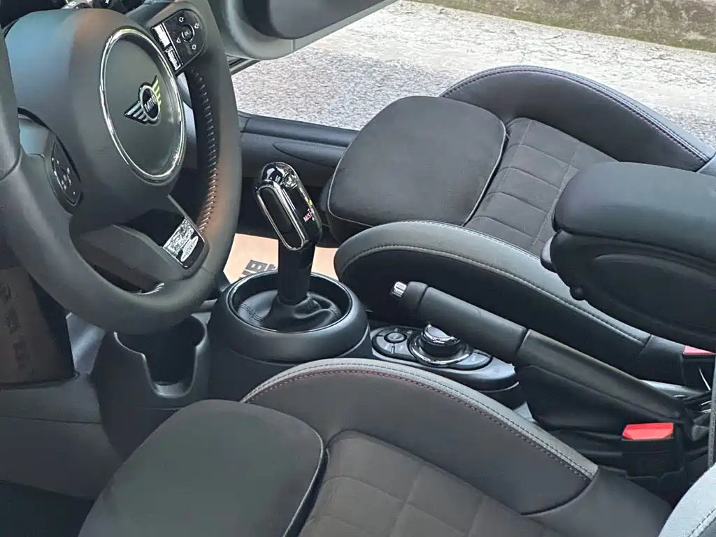 MINI JCW 2023