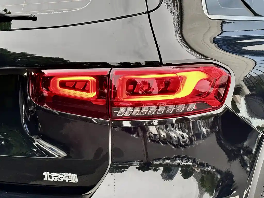 MERCEDES BENZ GLB 2023