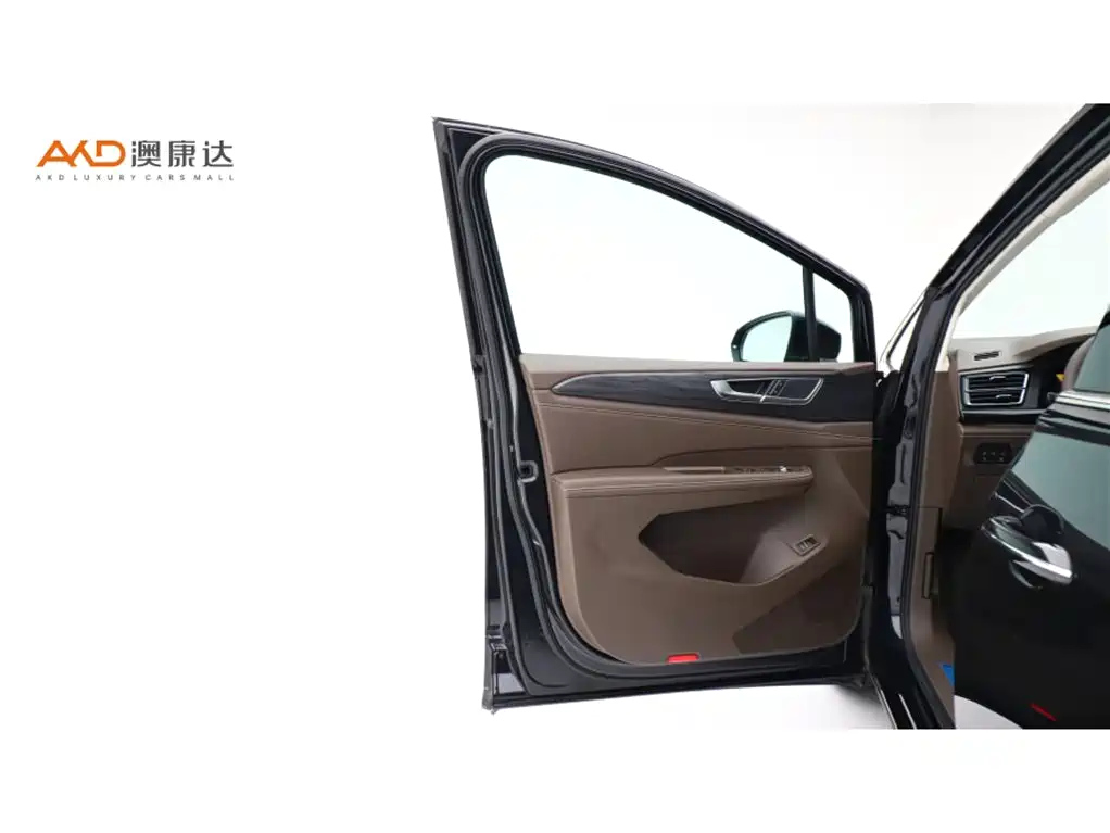 VOLKSWAGEN VILORAN 2023