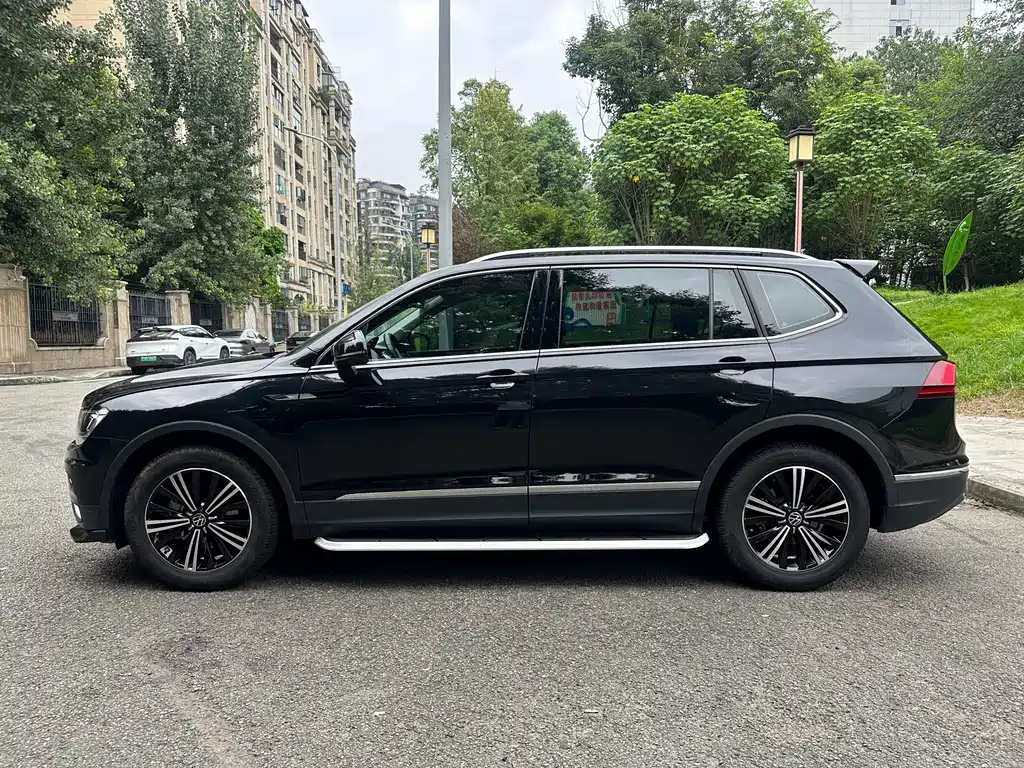 VOLKSWAGEN TIGUAN L 2021