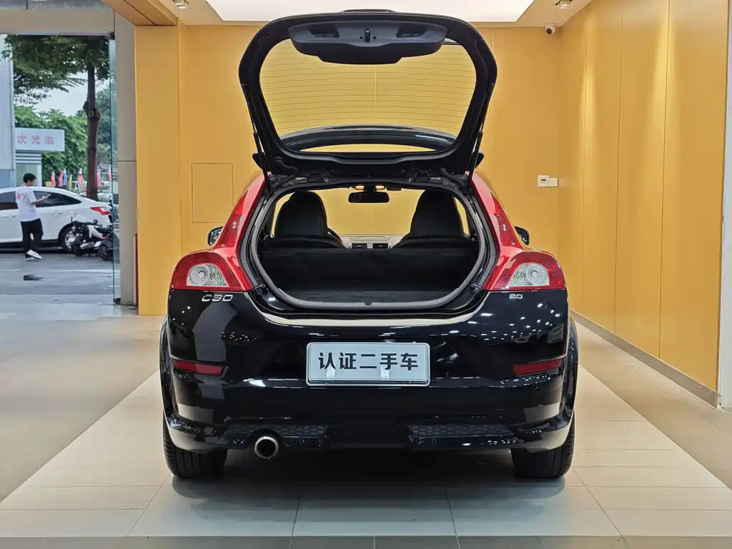 VOLVO C30 2011