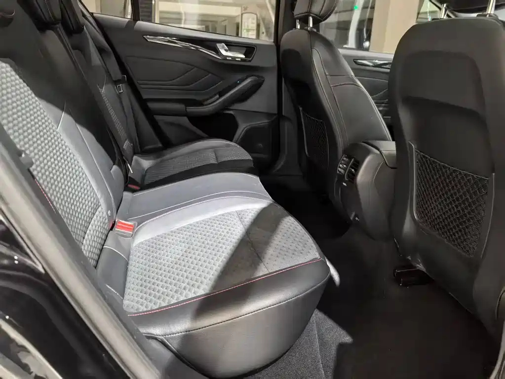FORD FOCUS 2019