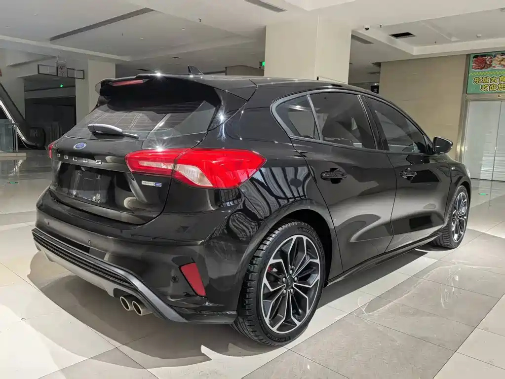 FORD FOCUS 2019