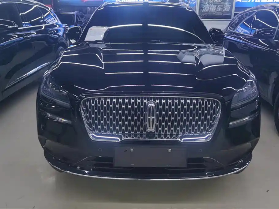 LINCOLN ADVENTURER 2022