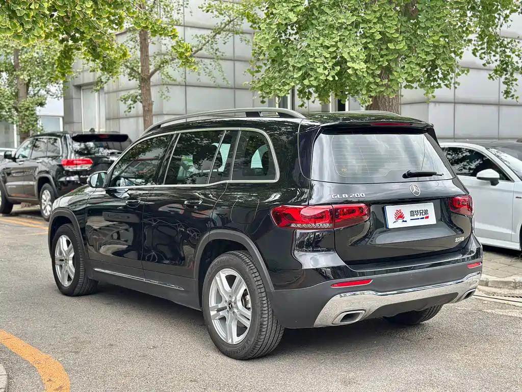 MERCEDES BENZ GLB 2023