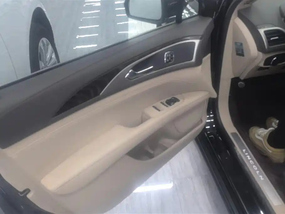 LINCOLN MKZ 2019