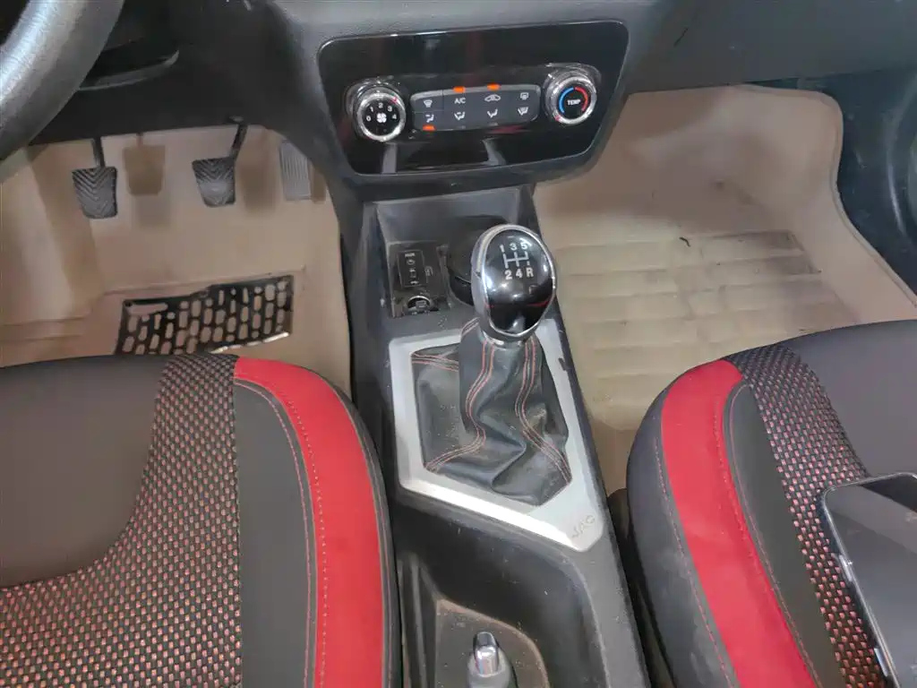 JAC REFINE S2 2015
