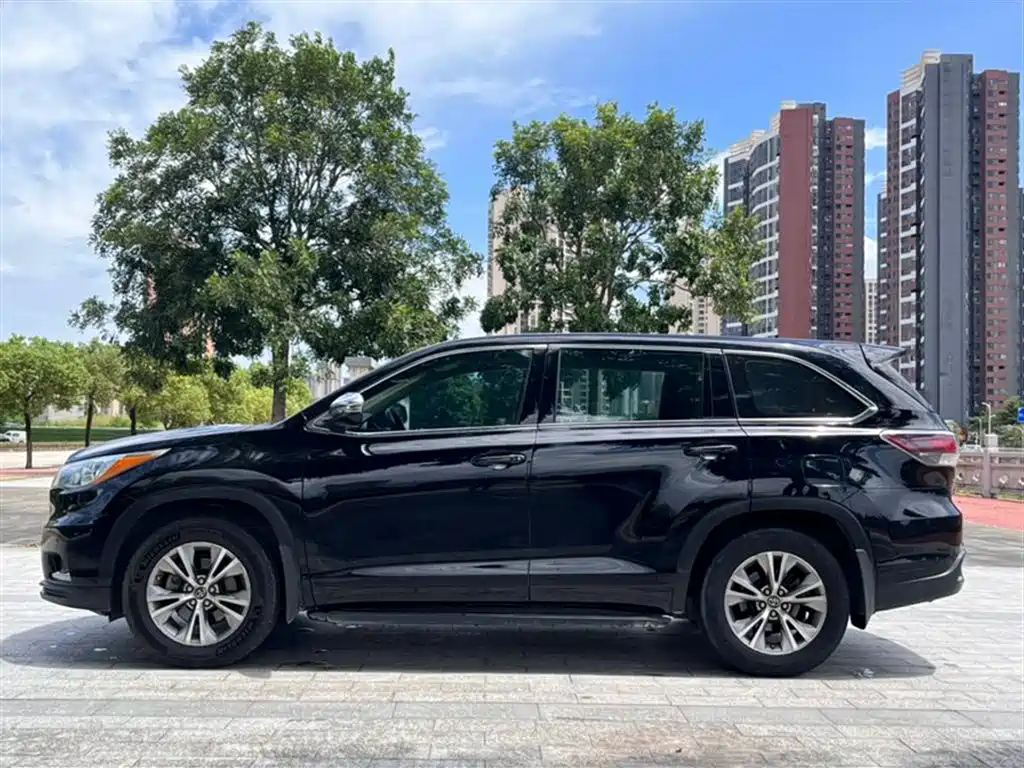 TOYOTA HIGHLANDER 2015