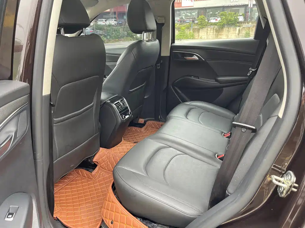 BORGWARD BX7 2017