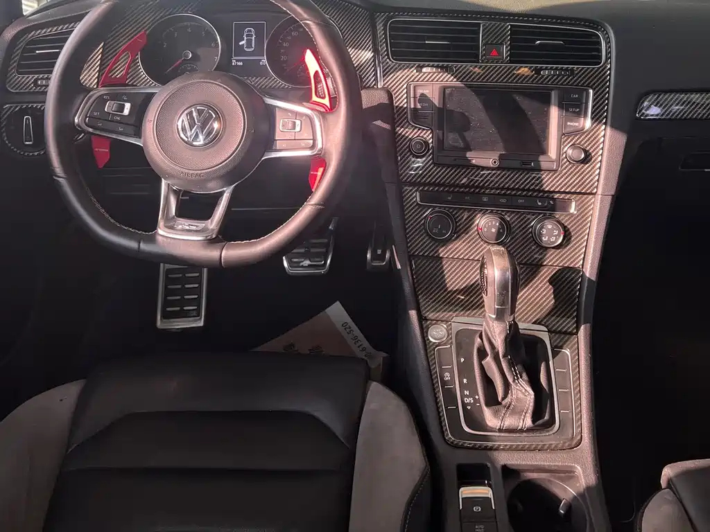 VOLKSWAGEN GOLF 2017