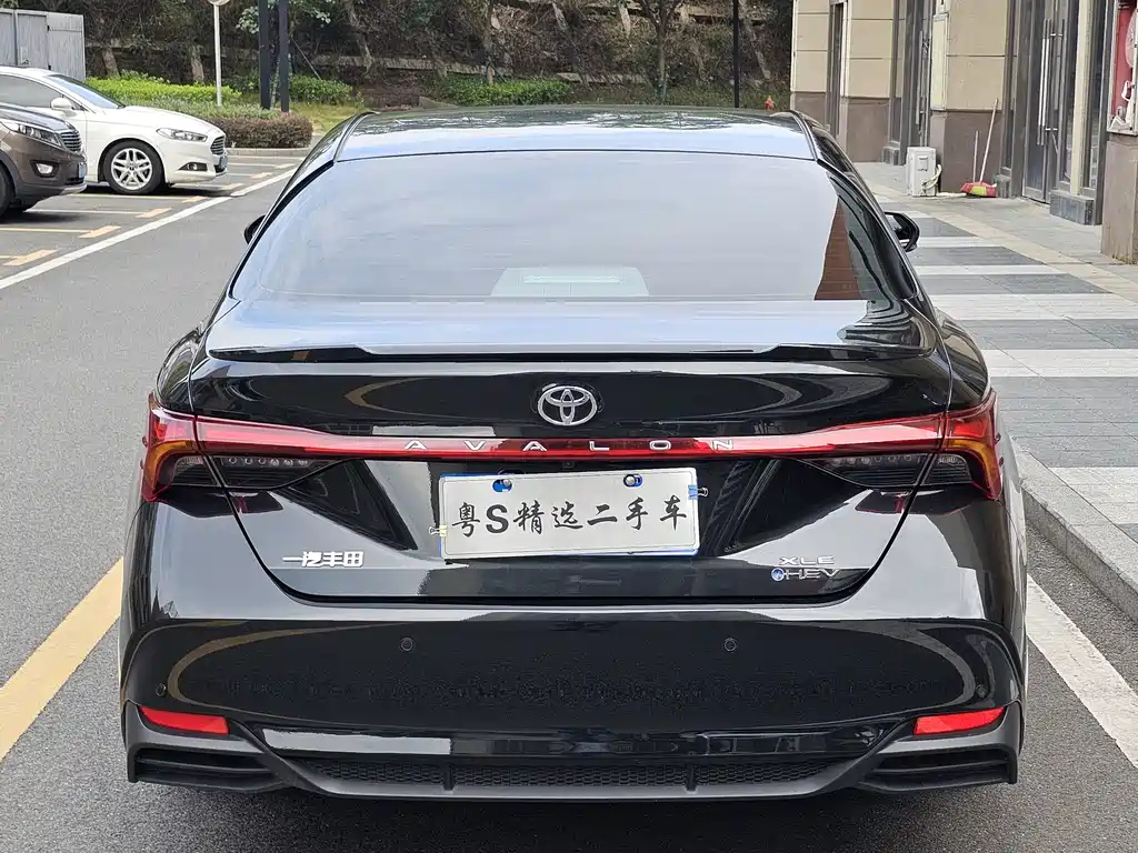 TOYOTA AVALON 2025