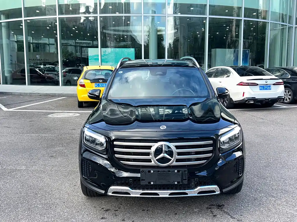 MERCEDES BENZ GLB 2024