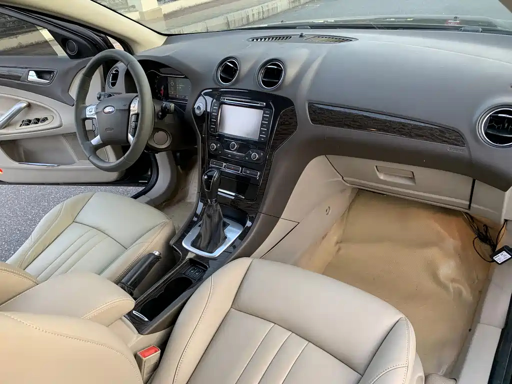 FORD MONDEO - WINNER 2011