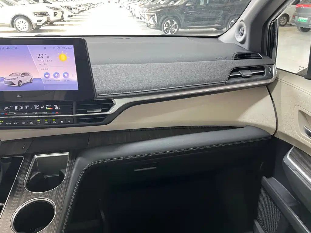 TOYOTA SIENNA SIENNA 2024