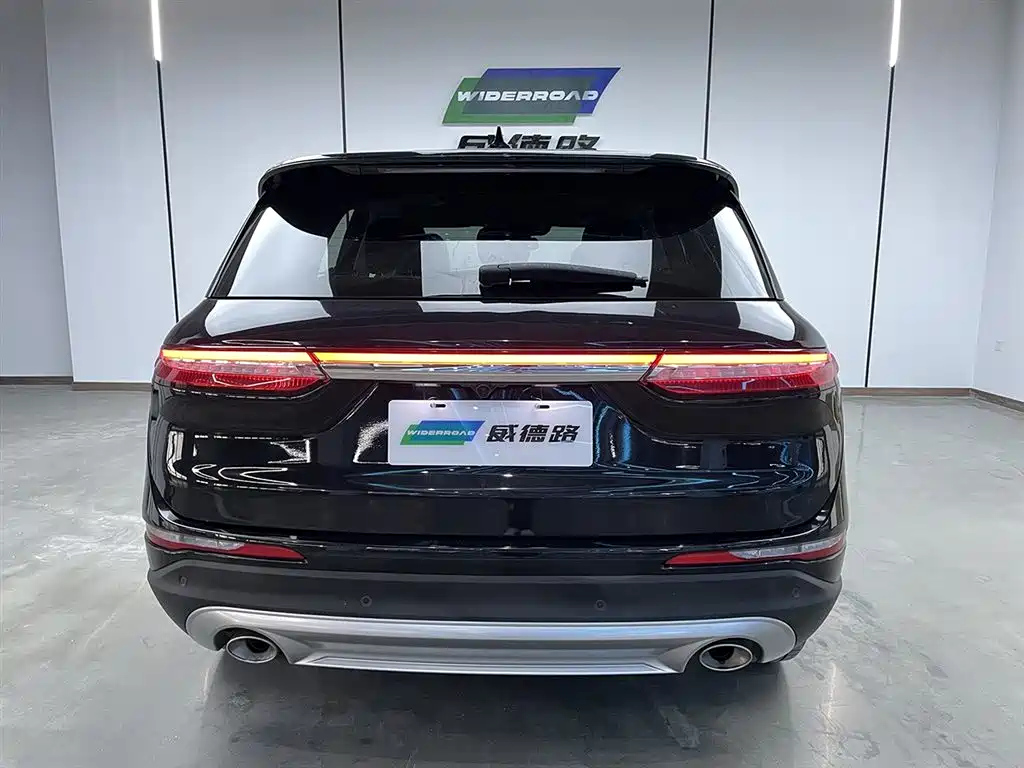 LINCOLN ADVENTURER 2020