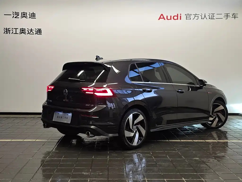 VOLKSWAGEN GOLF GTI 2023