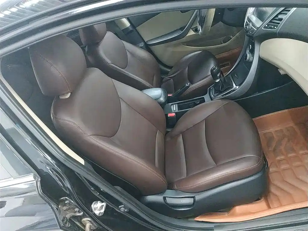 HYUNDAI ELANTRA 2016