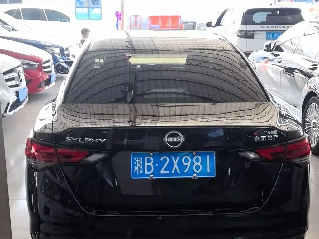 NISSAN SYLPHY 2025