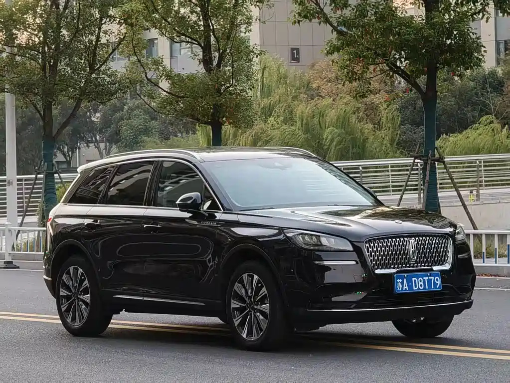 LINCOLN ADVENTURER 2021