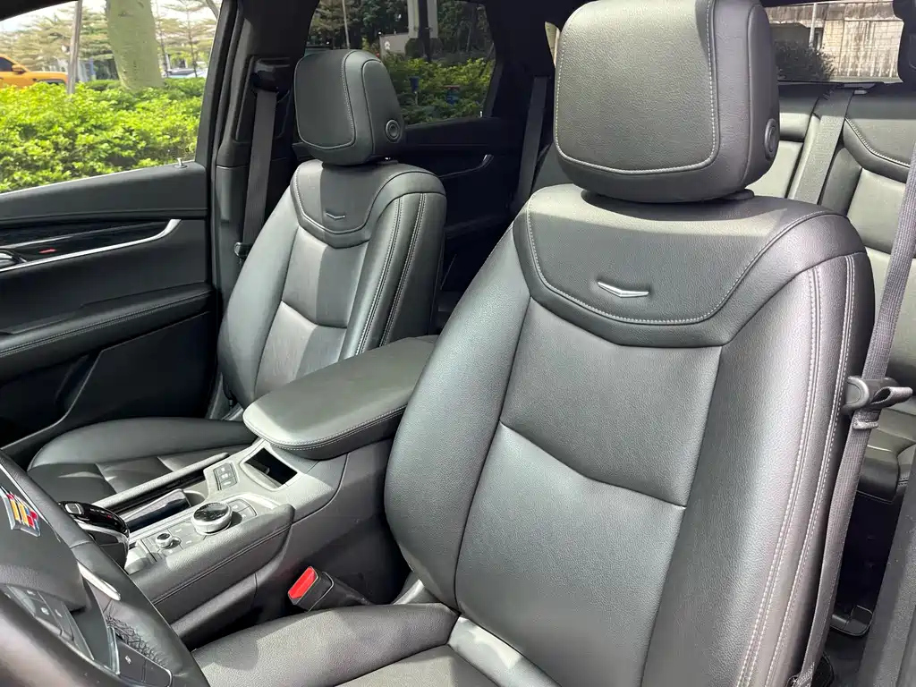 CADILLAC XT5 2021
