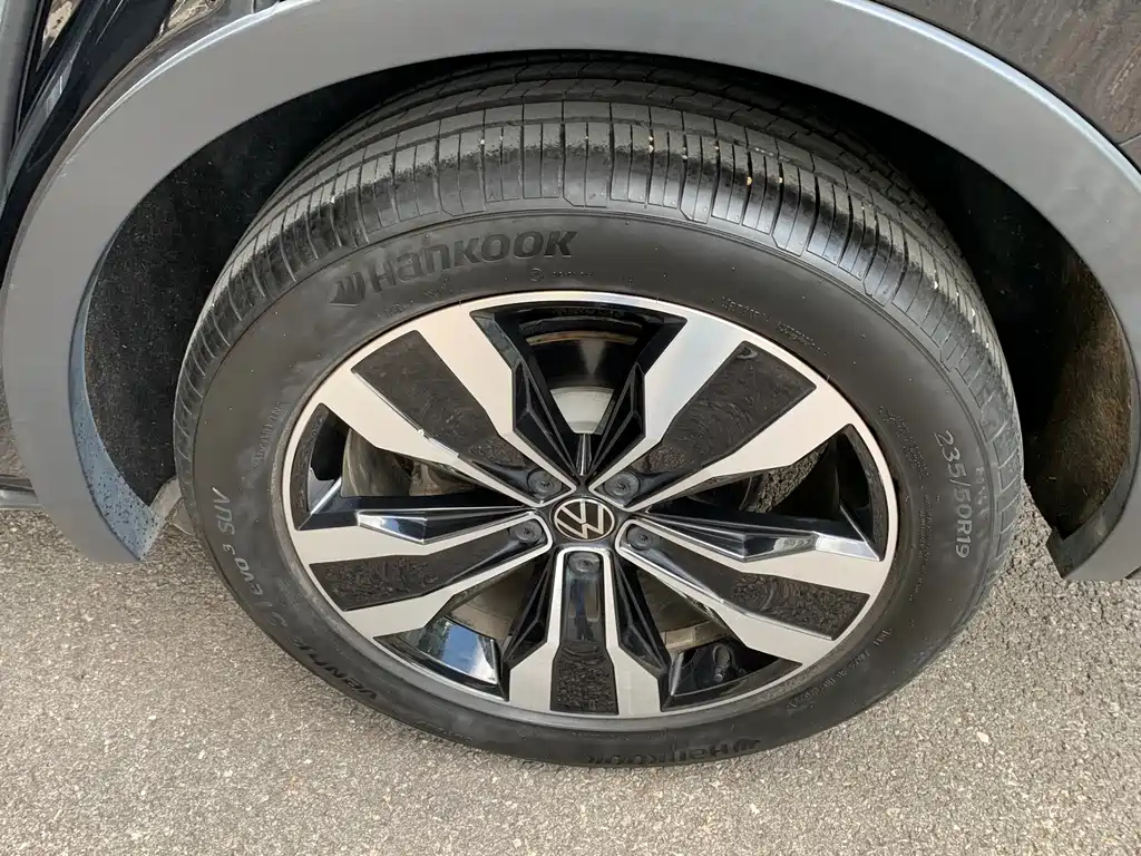 VOLKSWAGEN TIGUAN L 2023