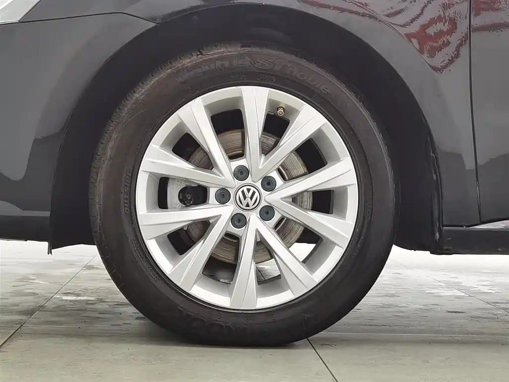 VOLKSWAGEN LAVIDA 2018