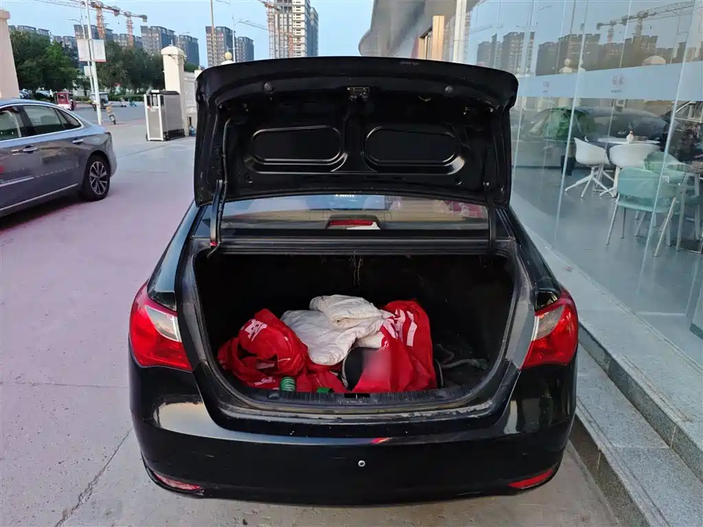 HYUNDAI CELESTA 2015