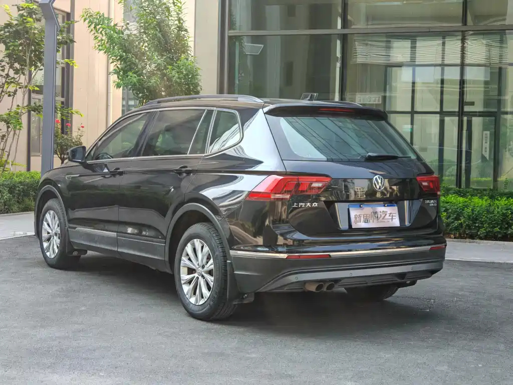 VOLKSWAGEN TIGUAN L 2017