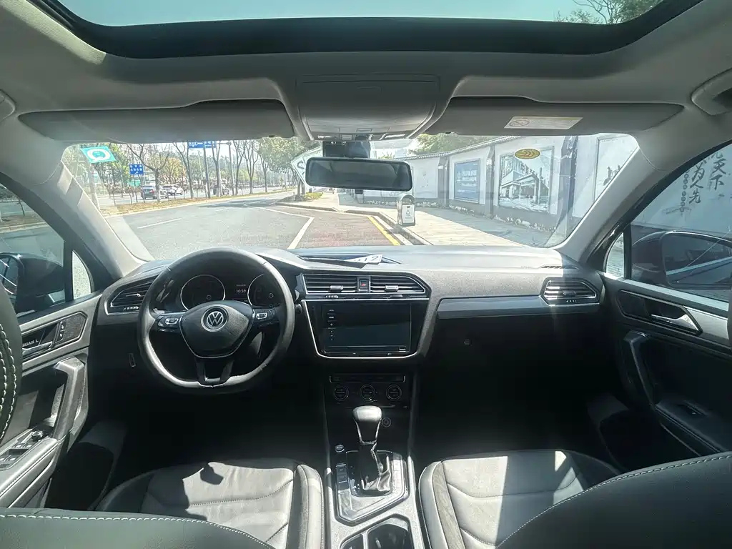 VOLKSWAGEN TIGUAN L 2021