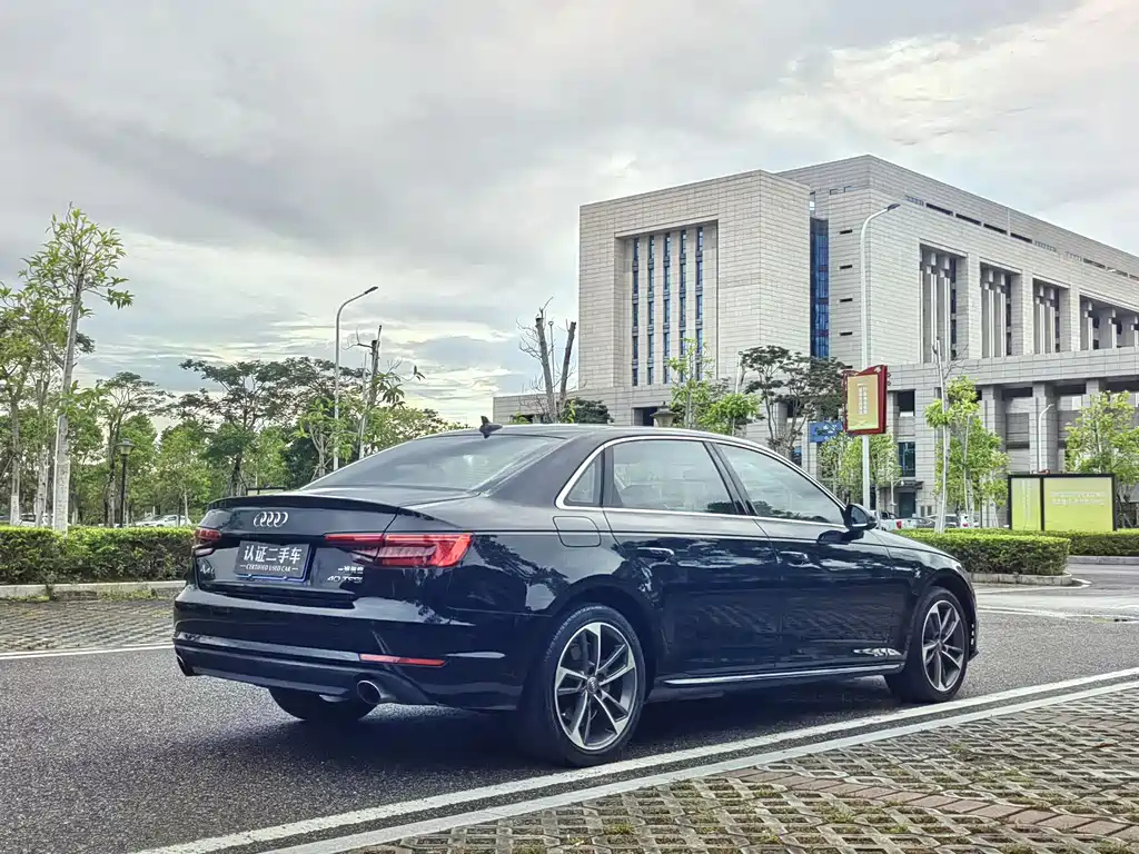 AUDI A4L 2017