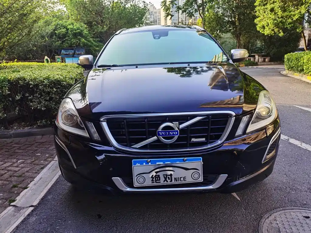 VOLVO XC60 IMPORT 2011